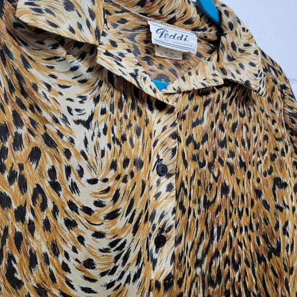 Rockabilly Animal Print Blouse - Picture 4 of 10